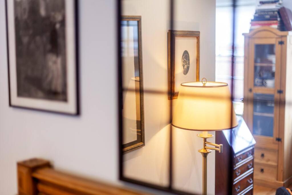 Апартаменты Outstanding Antique 1Br Flat In Soho Лондон Экстерьер фото