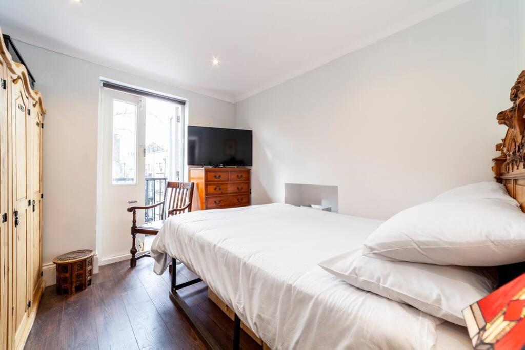 Апартаменты Outstanding Antique 1Br Flat In Soho Лондон Экстерьер фото
