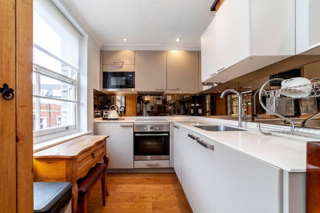 Апартаменты Outstanding Antique 1Br Flat In Soho Лондон Экстерьер фото