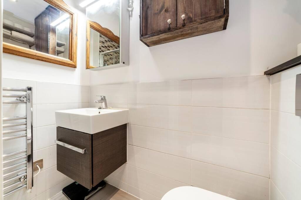 Апартаменты Outstanding Antique 1Br Flat In Soho Лондон Экстерьер фото