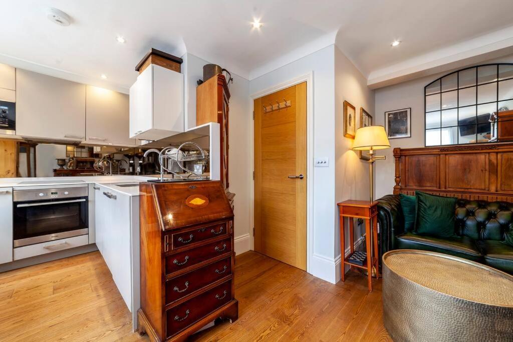 Апартаменты Outstanding Antique 1Br Flat In Soho Лондон Экстерьер фото